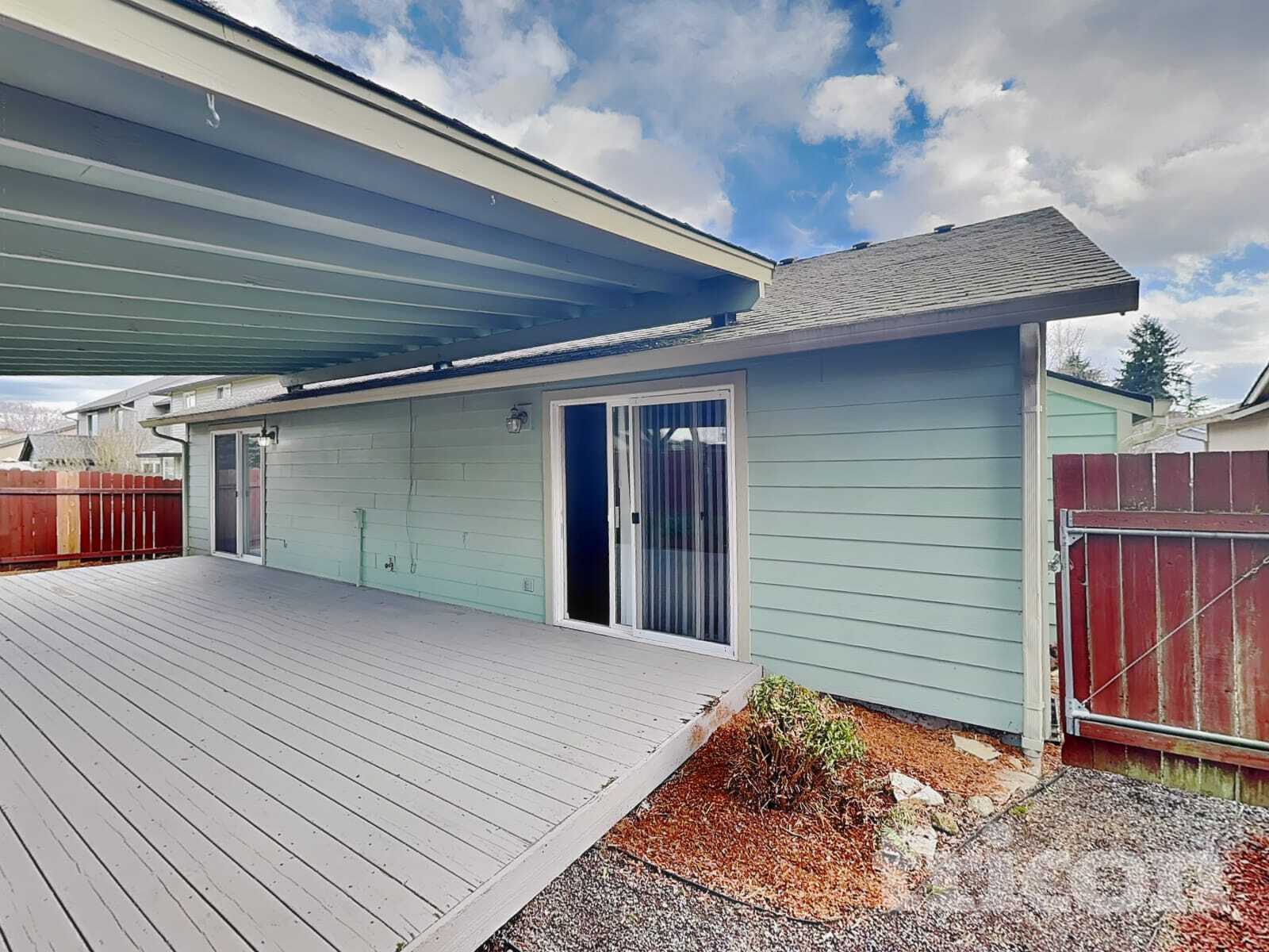 Building Photo - 16312 NE 12th St