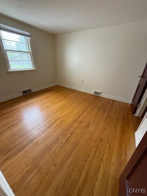 Building Photo - 103 Drexler Ave S