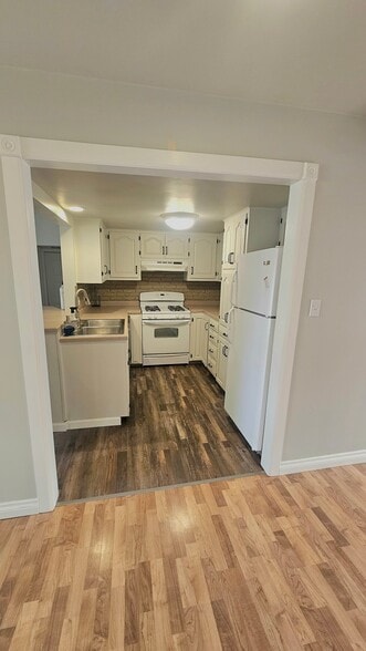 Building Photo - 1029 Durango Dr