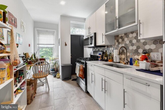 Building Photo - 4706 Warrington Ave