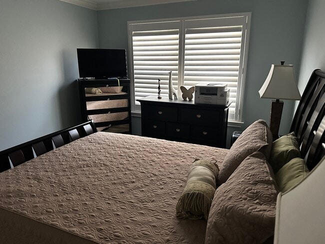 Building Photo - 2000 Ardmore Way