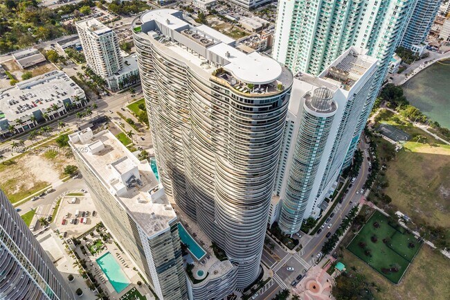 Building Photo - 488 NE 18th St