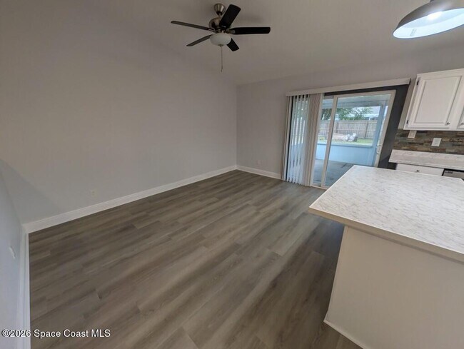 Building Photo - 5110 Mayflower St