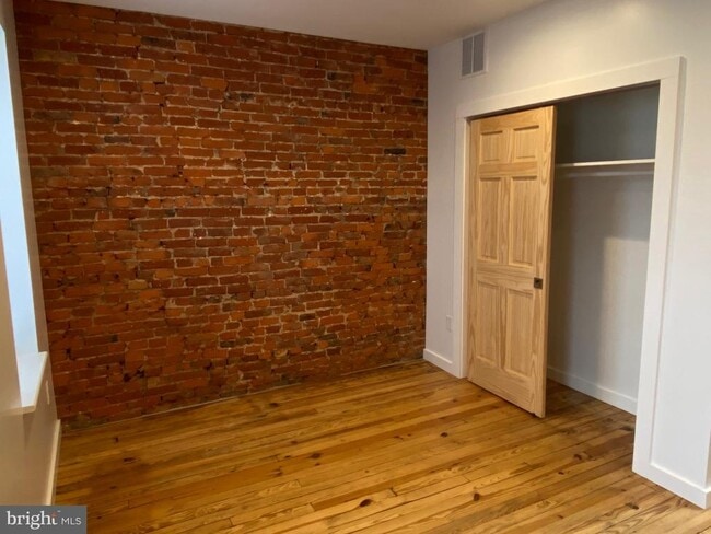 Building Photo - 3229 Chatham St