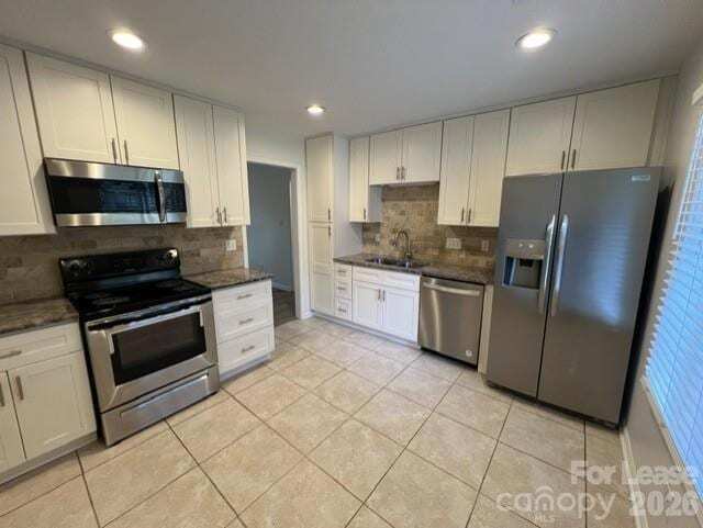 Building Photo - 10216 Camelback Cir