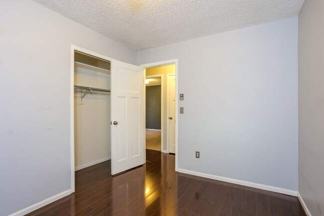 Building Photo - 824 Kimball Rd