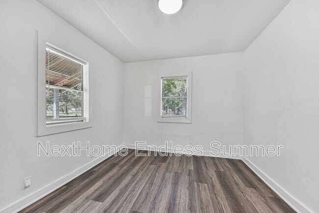 Building Photo - 135 Mccallman Rd