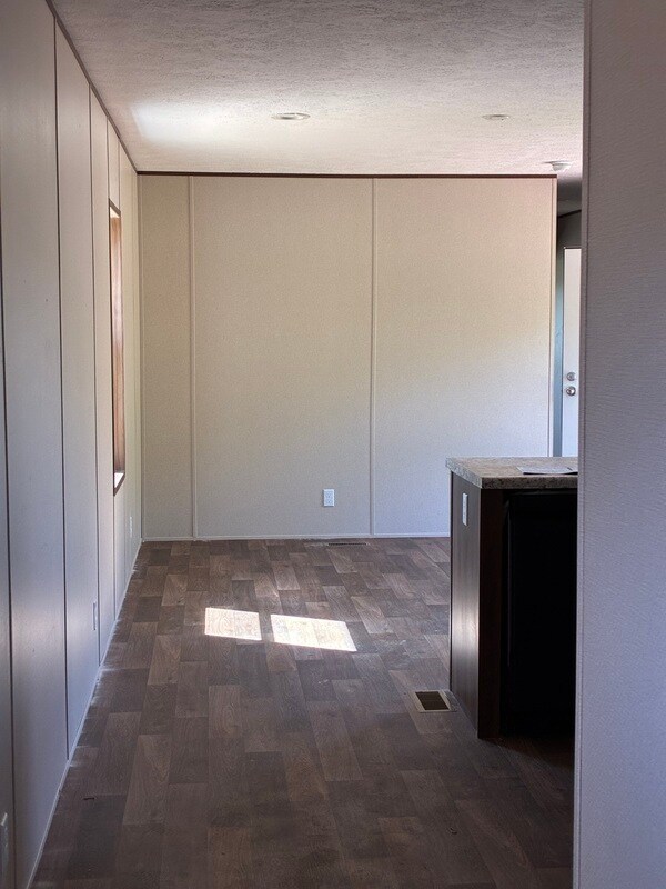 Building Photo - 125 Weaver Circle