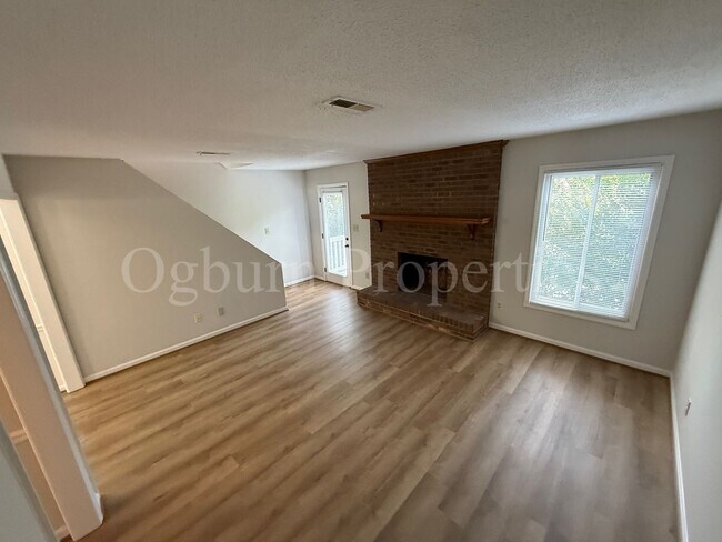 Building Photo - 1905 Winding Ridge Ct