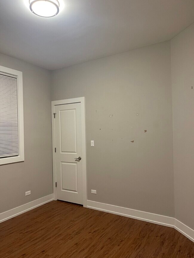 Building Photo - 215 S Hamilton Ave