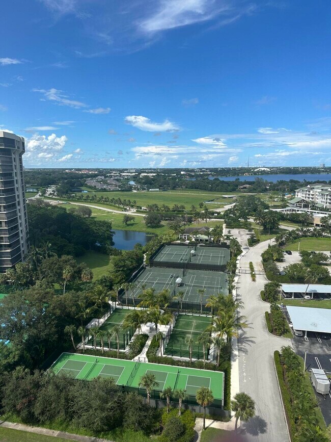 Building Photo - 2425 Presidential Way