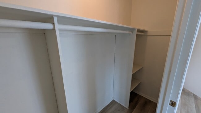 Building Photo - 2971 Swandale Ct