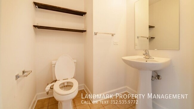 Building Photo - 1600 S Prairie Ave