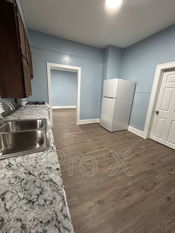 Building Photo - 113 W Forest St