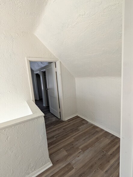 Building Photo - 500 Fordham Ave