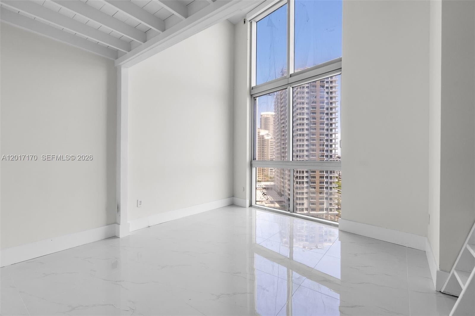 Building Photo - 495 Brickell Ave
