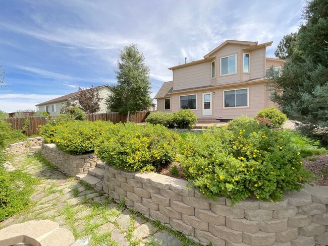 Building Photo - 4 Bedroom Home Available Near Constitution...