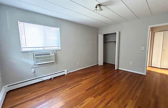 Building Photo - 539 Lowell Ave