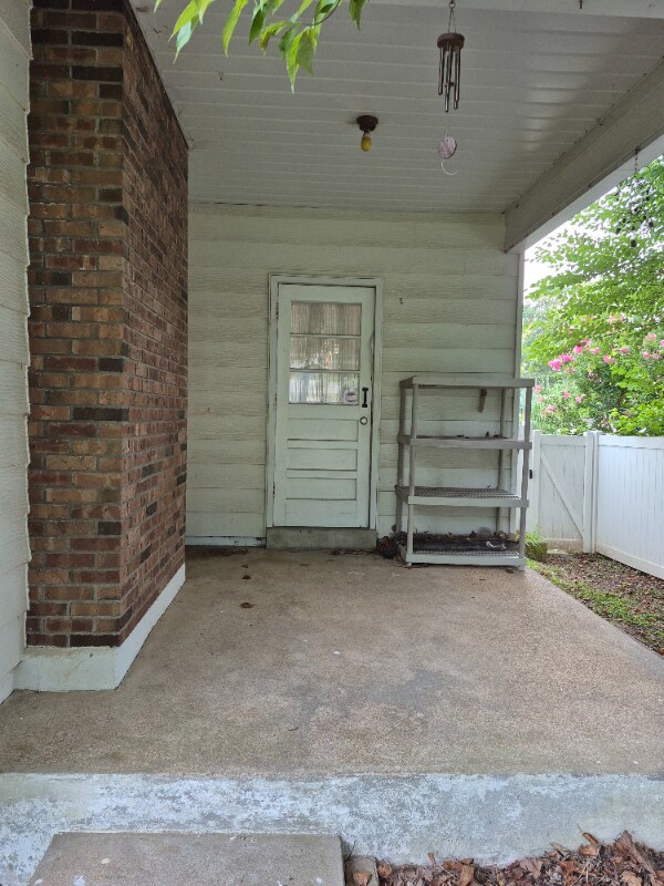 Building Photo - 9663 Yorkshire Estates Dr