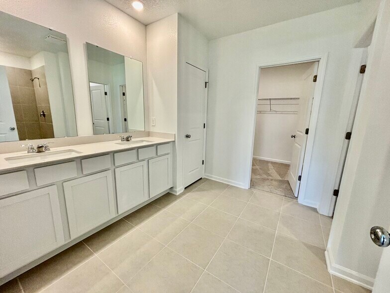 Building Photo - 4741 Golden Knight Blvd