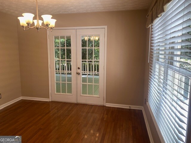 Building Photo - 400 Cedar Ln