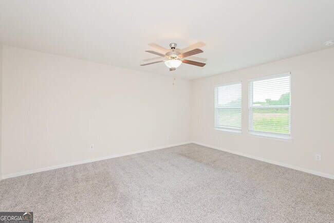 Building Photo - 5834 Un Grv Dr
