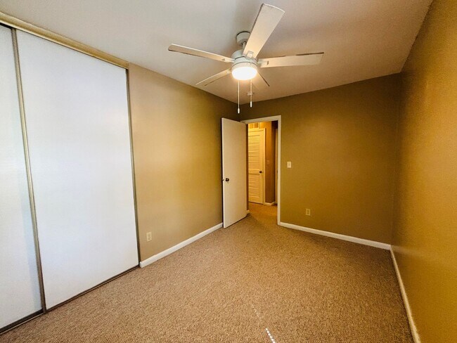 Building Photo - 436 Marlington St