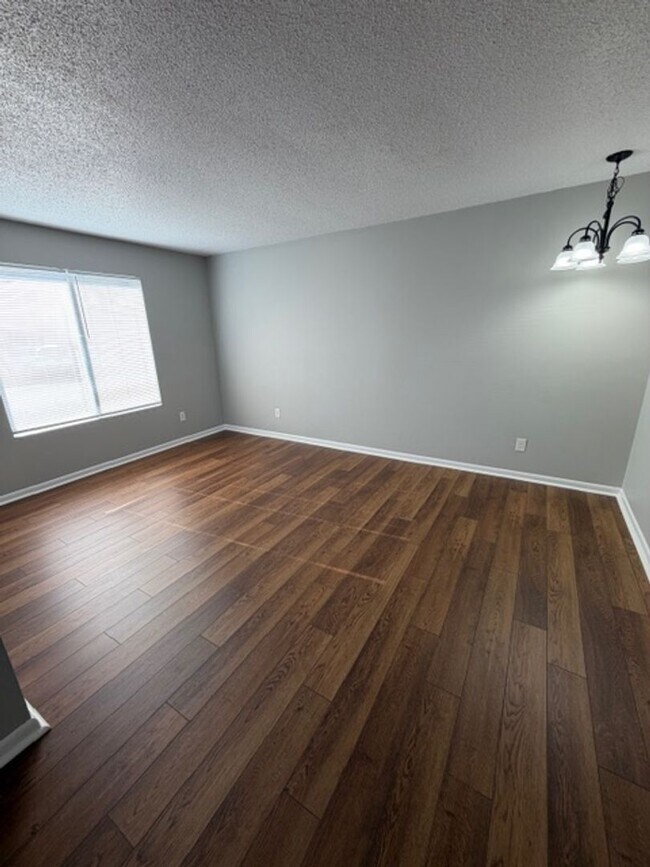 Building Photo - Coming Soon: 3 Bed, 2.5 Bath Condo