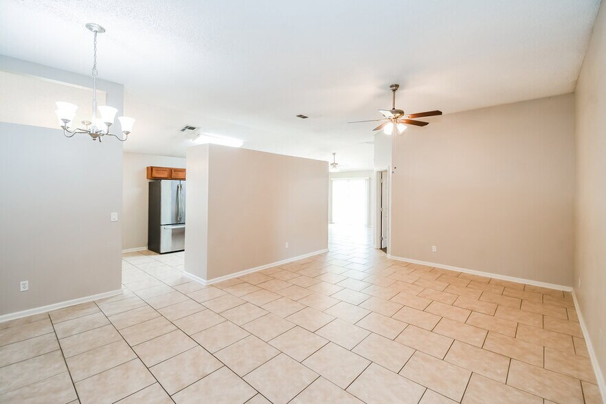Building Photo - 12559 Fallohide Ln