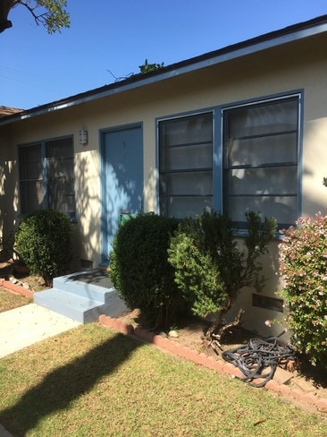 2411 Oak Street, Unit B - 2411 Oak St