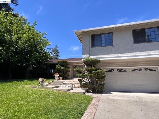 Building Photo - 212 Mountaire Cir