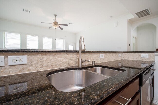 Building Photo - 6731 Trinity Trail Ln