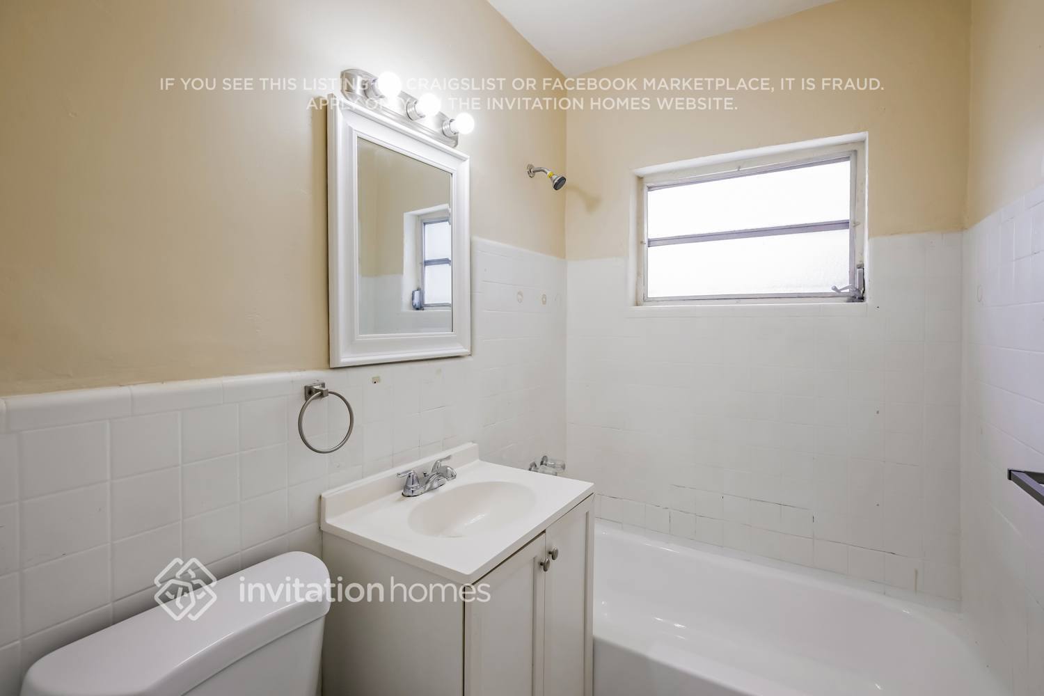 Building Photo - 1815 NE 178th St