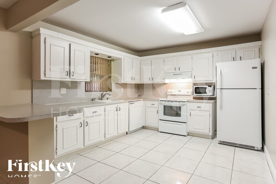 Building Photo - 3166 NW 69th Ct