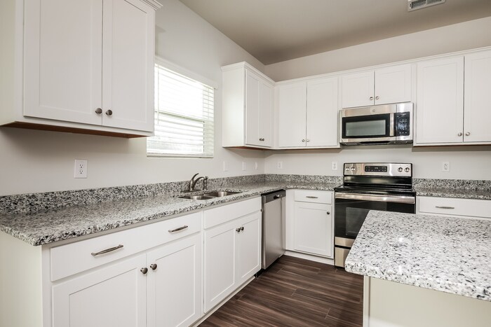 Building Photo - 112 Shire Dr