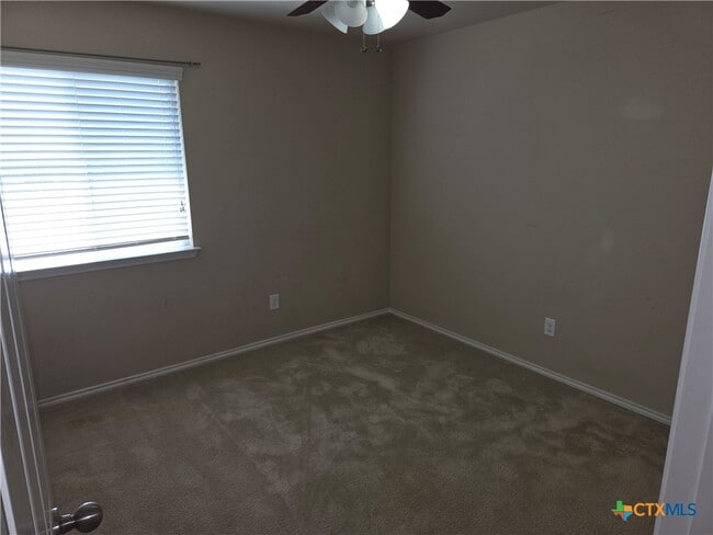 Building Photo - 10025 Birch Tree Dr