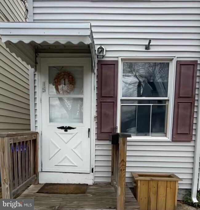 Primary Photo - 15 West St
