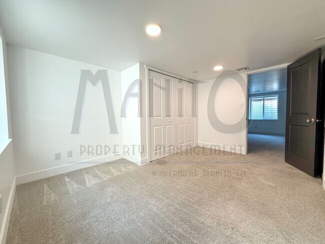 Building Photo - Updated Shadle Park Home