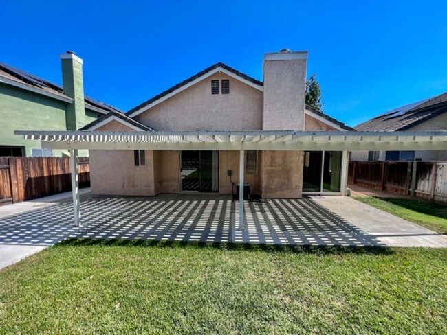 Building Photo - Coming Soon! 3 Bedroom SINGLE STORY home located in Murrieta for LEASE!