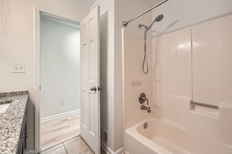 Building Photo - 466 Raven Springs Trail