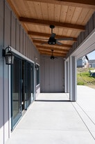 Building Photo - 9941 Los Nidos Ln