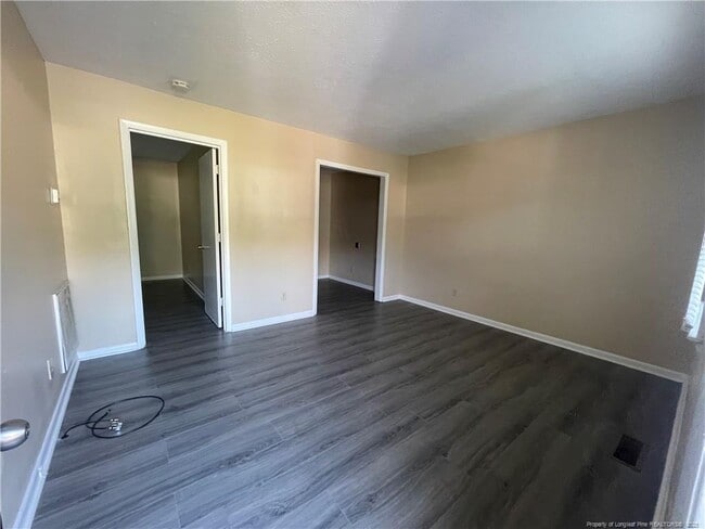 Building Photo - 4959 Fieldcrest Dr