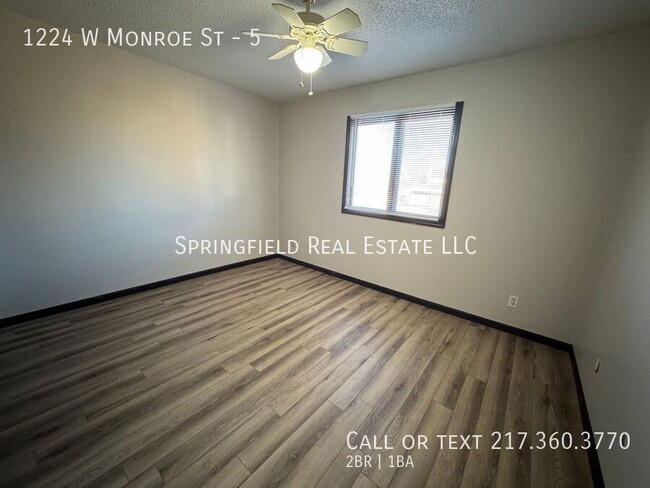 Building Photo - Sparkling 2 Bed 1 Bath Gem with Modern Upg...