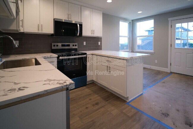 Building Photo - 933 S Sprague Ave