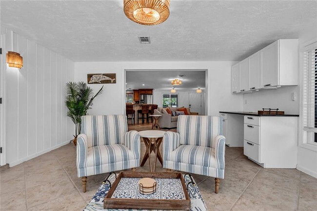 Building Photo - 6623 Glades Way