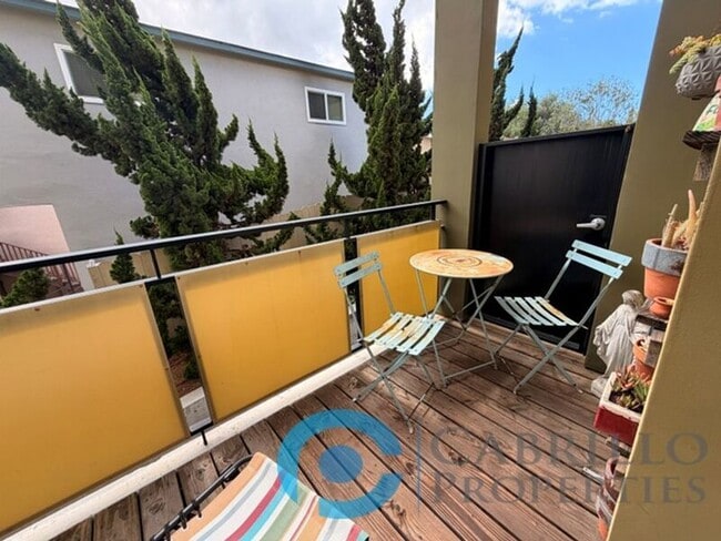 Building Photo - 3771 Centre St