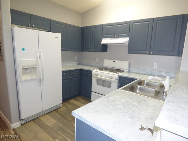 Building Photo - 9353 Leaping Deer Pl