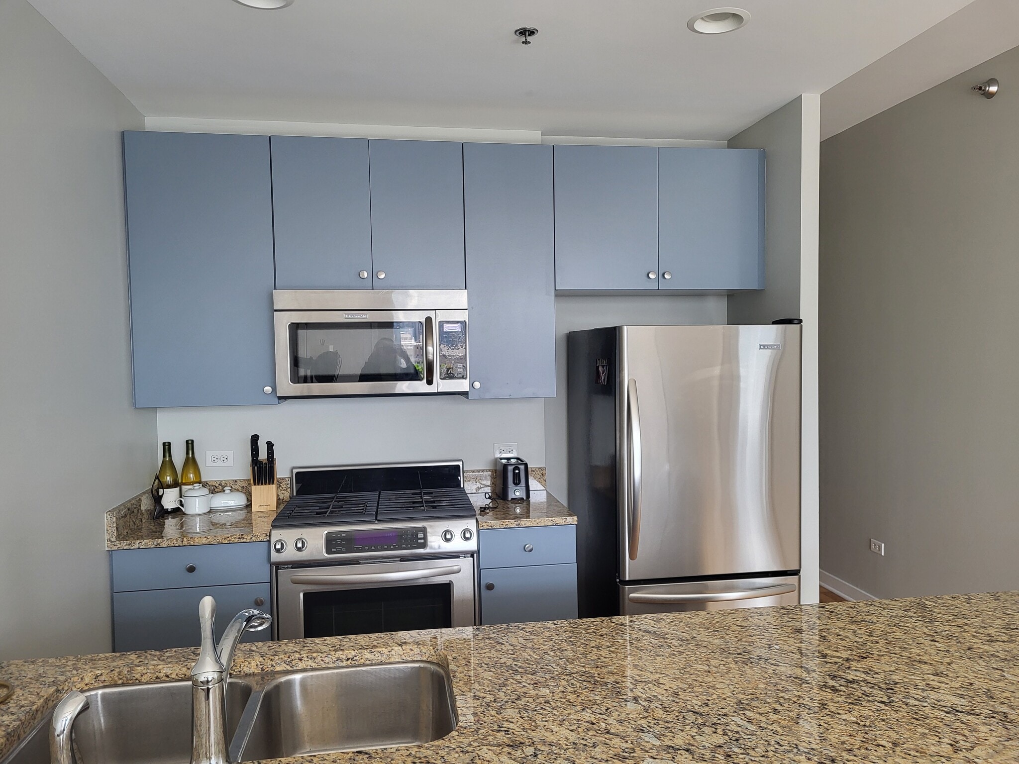 Building Photo - 303 W Ohio St