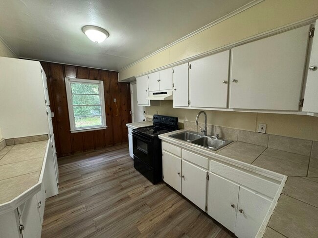 Building Photo - 5234 Nantucket Dr