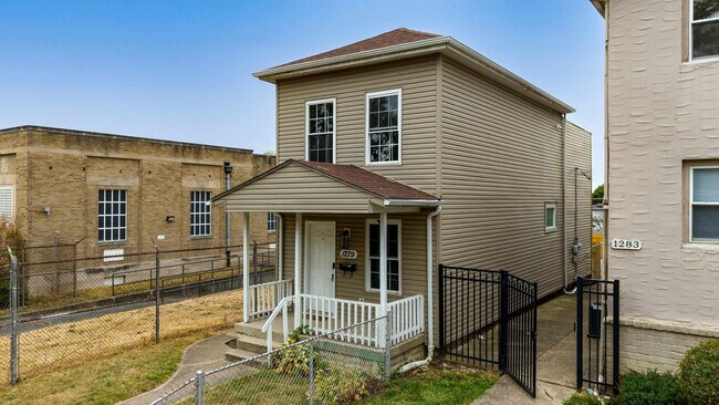Building Photo - 1279 Indianola Ave